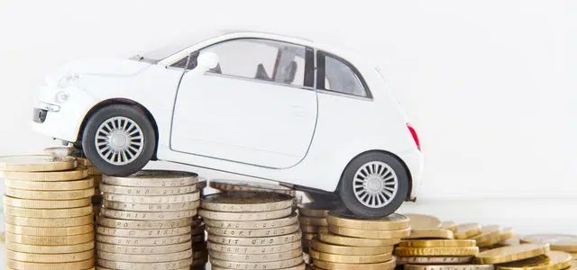 Koszt odholowania samochodu – auto i pieniądze