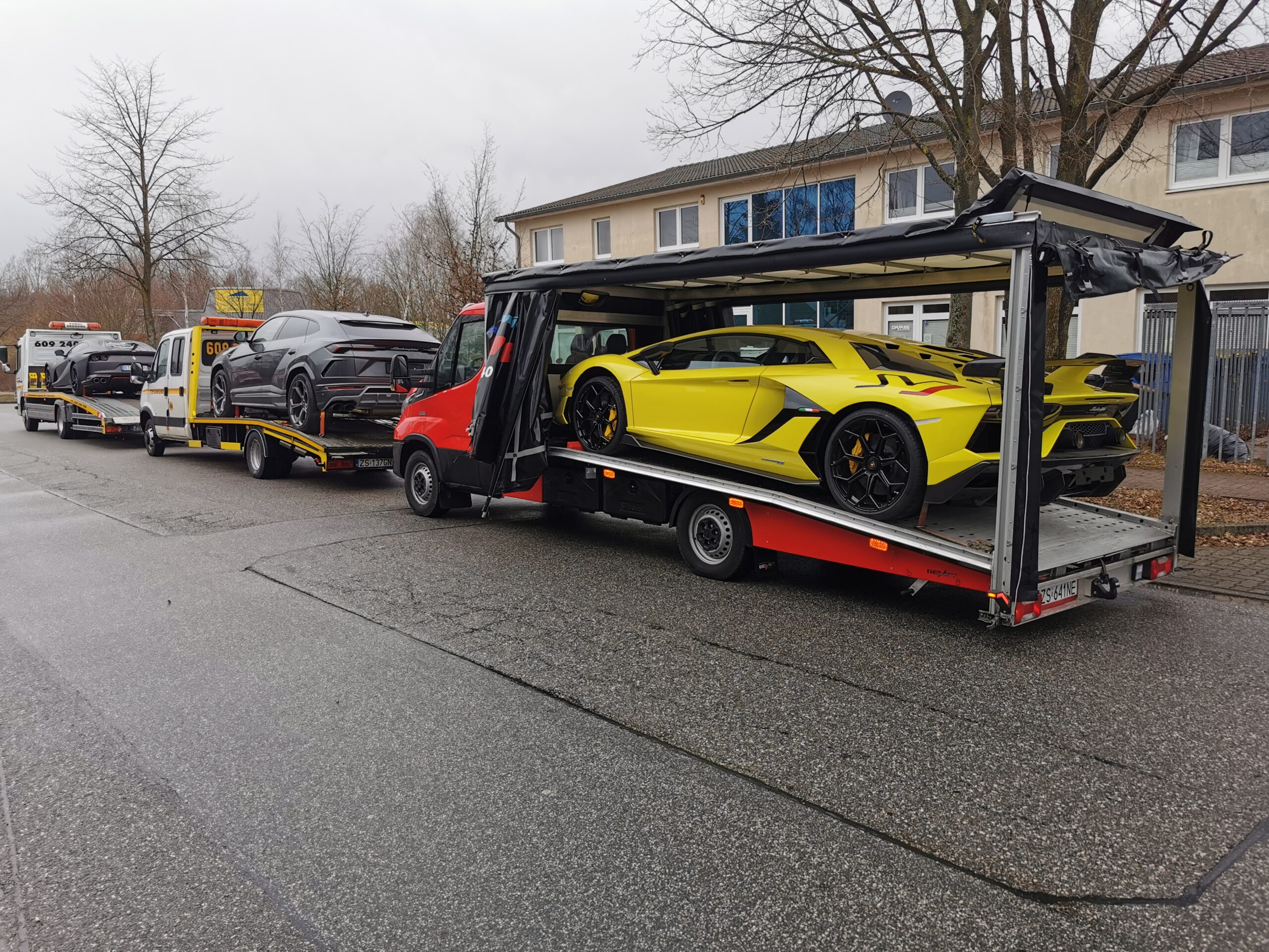 Autoholowanie Corrado - lawety z Lamborghini Aventador i Urus