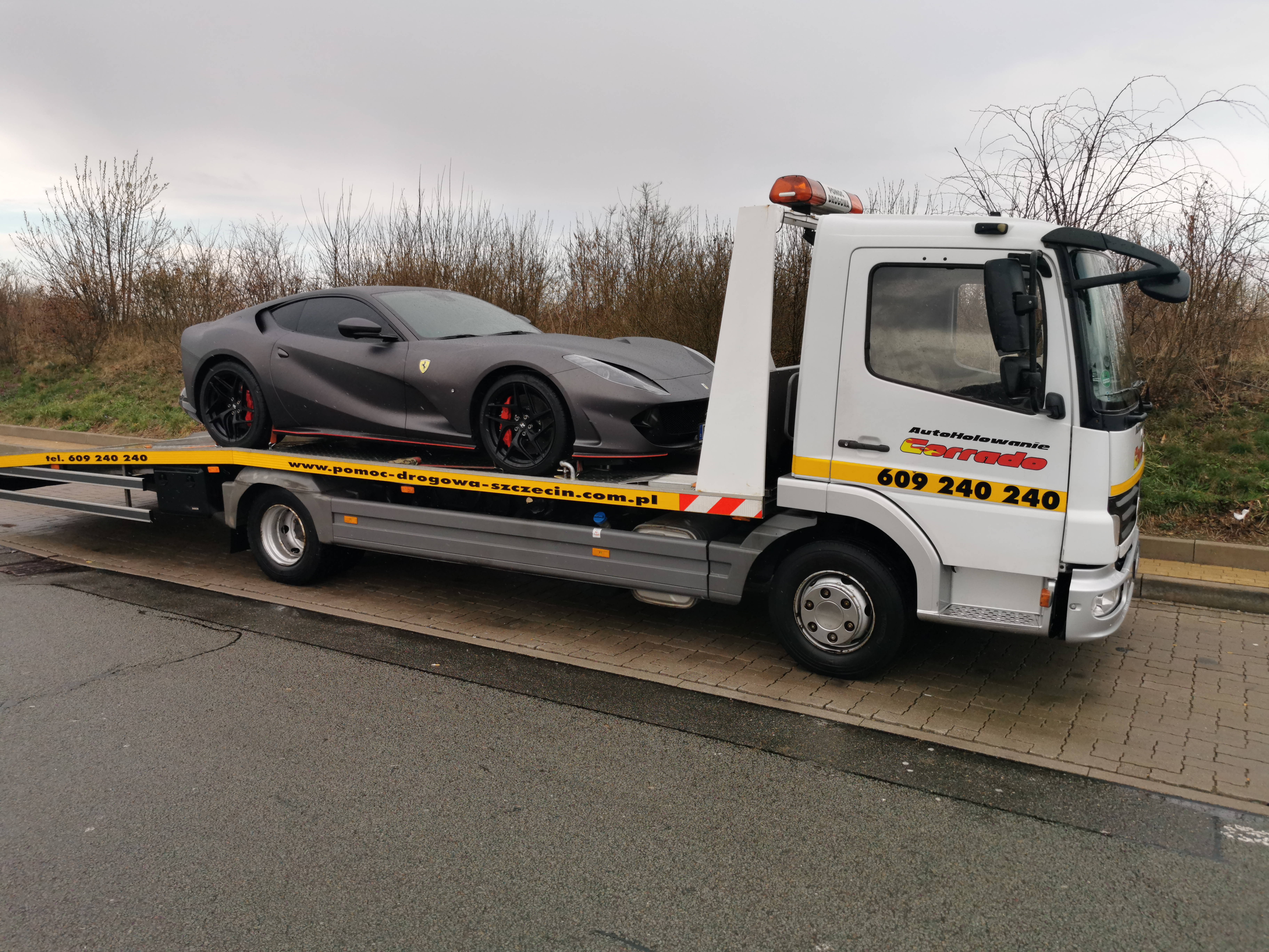 Laweta autostrada A6 – transport auta po awarii lub kolizji