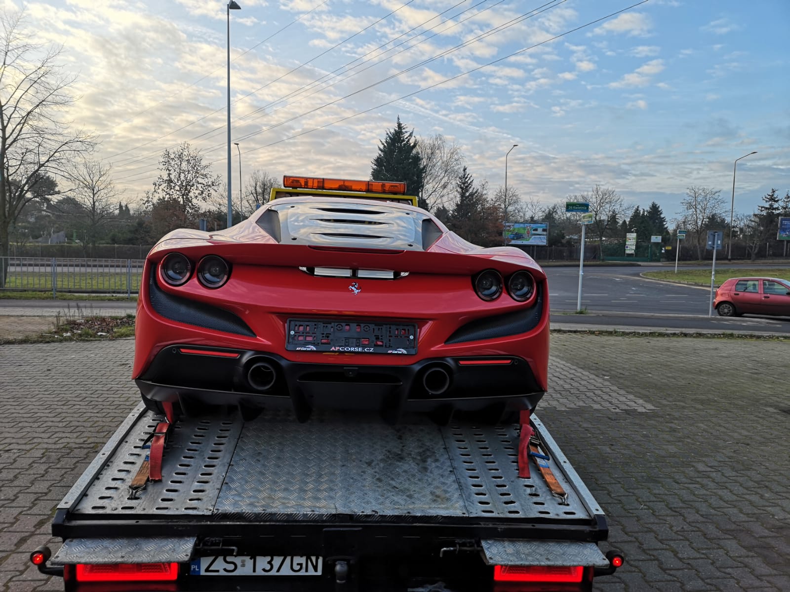 Transport samochodów Szczecin Polska – przewóz auta lawetą